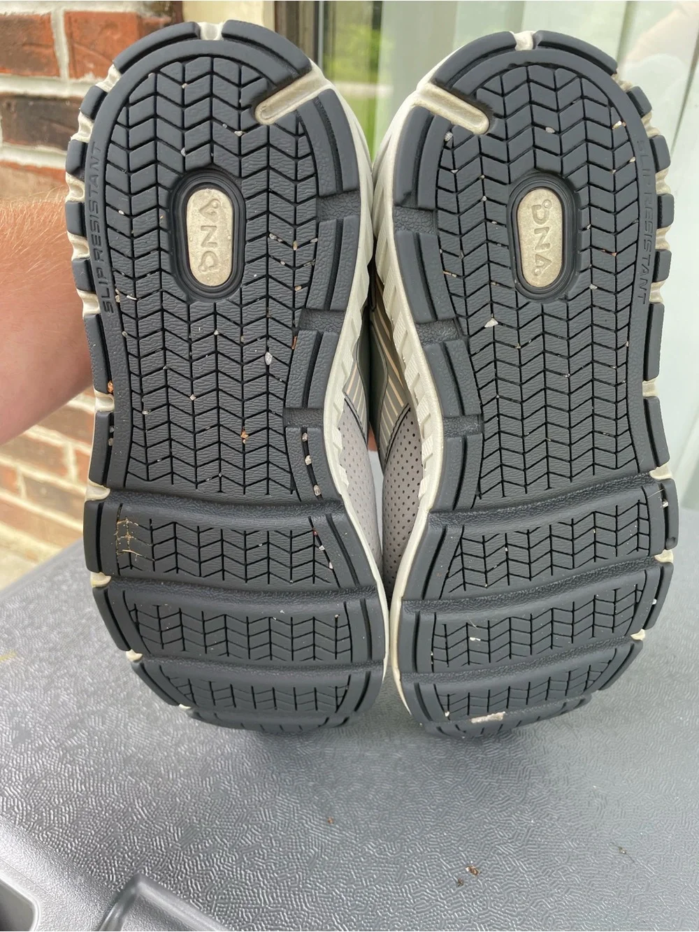 Brooks Addiction women’s size 7.5